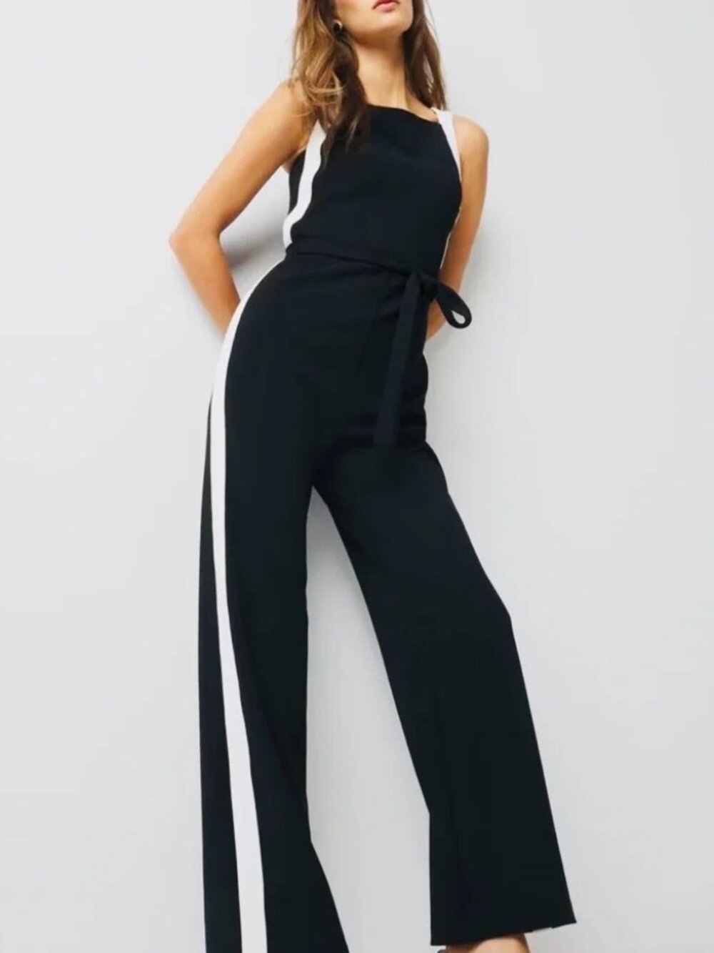 White House Black Market Black and White Contrast Jumpsuit New With Tags Size 00